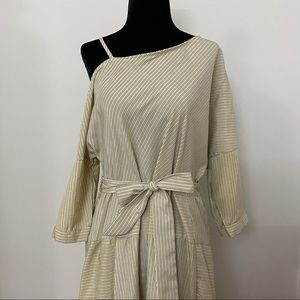 Long dress w one side drop shoulder and belt waist